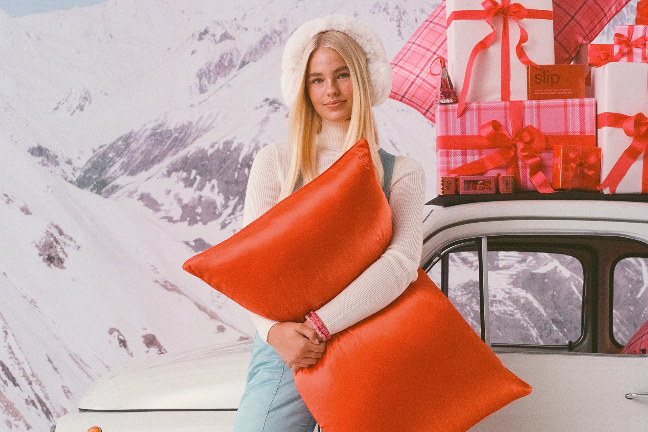 180-poppy-queen-zippered-pillowcase-4.webp Poppy Queen Zippered Pillowcase